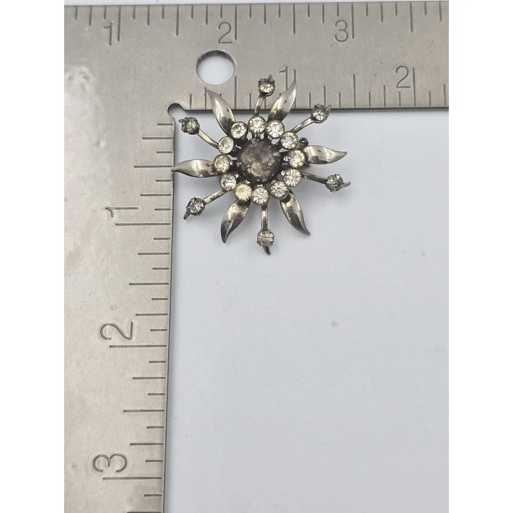 Vintage Starburst Clear Rhinestone Brooch Pin Silver‎ Tone Floral Antique
